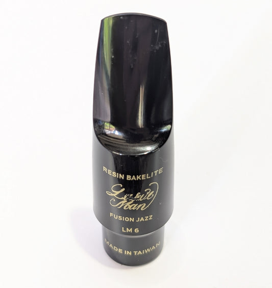 PNW Music jazz fusion alto saxophone mouthpiece in high-quality plastic with medium tip opening for warm articulate tone