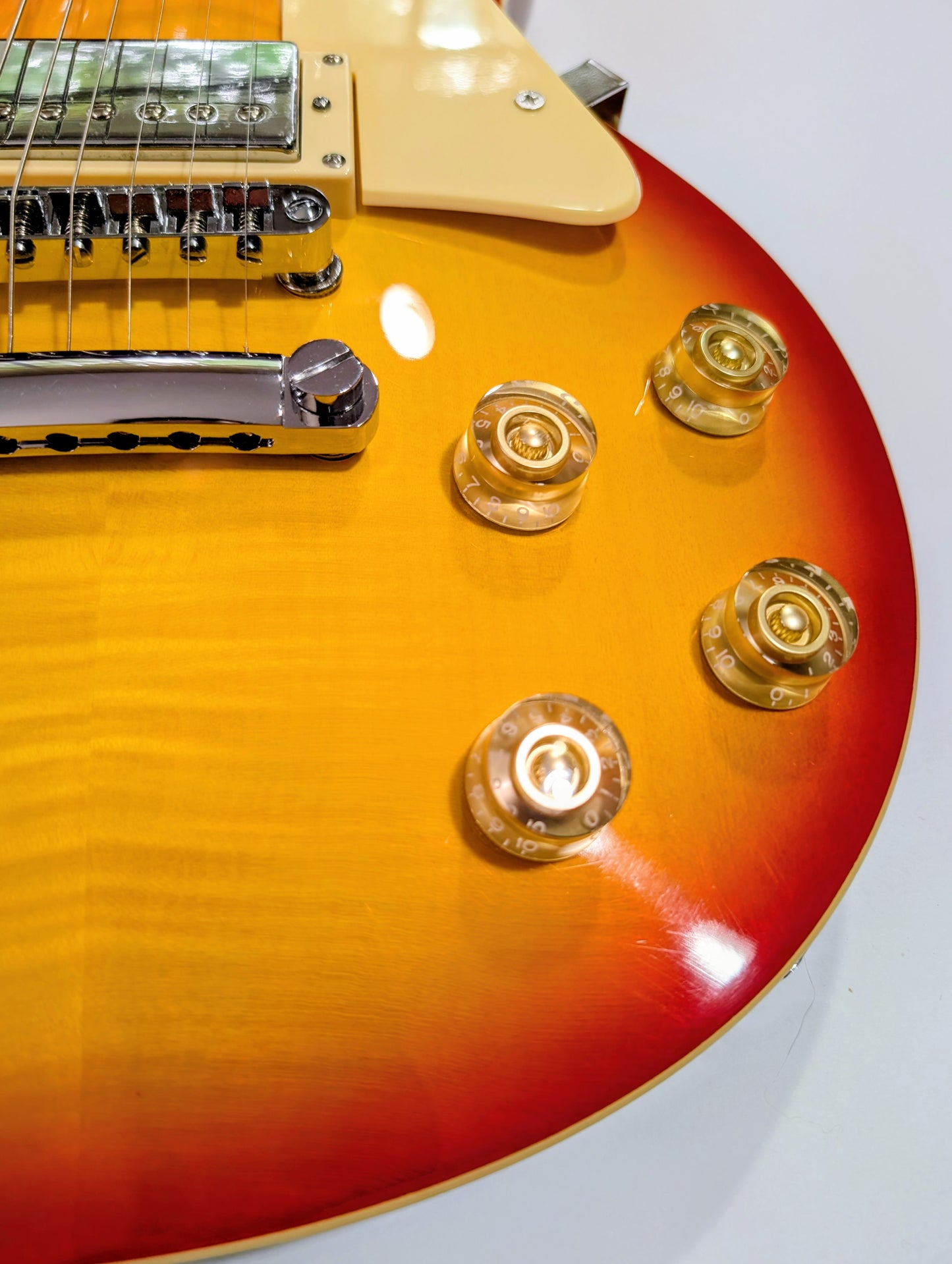 Les Paul Inspired Guitar (sunburst)